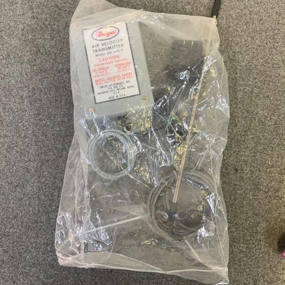 DWYER 640-0 TRANSMITTER AIR VELOCITY 18-24V 22-28VDC - Picture 1 of 5